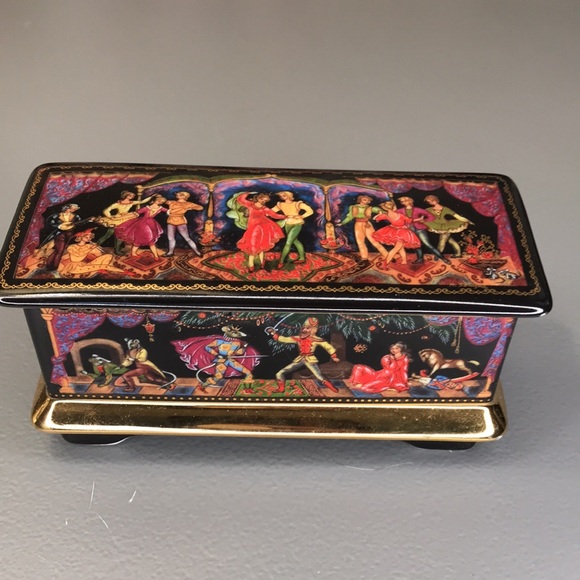 VINTAGE ARDLEIGH ELLIOT & SONS RUSSIAN NUTCRACKER MUSIC TRINKET - Picture 1 of 14